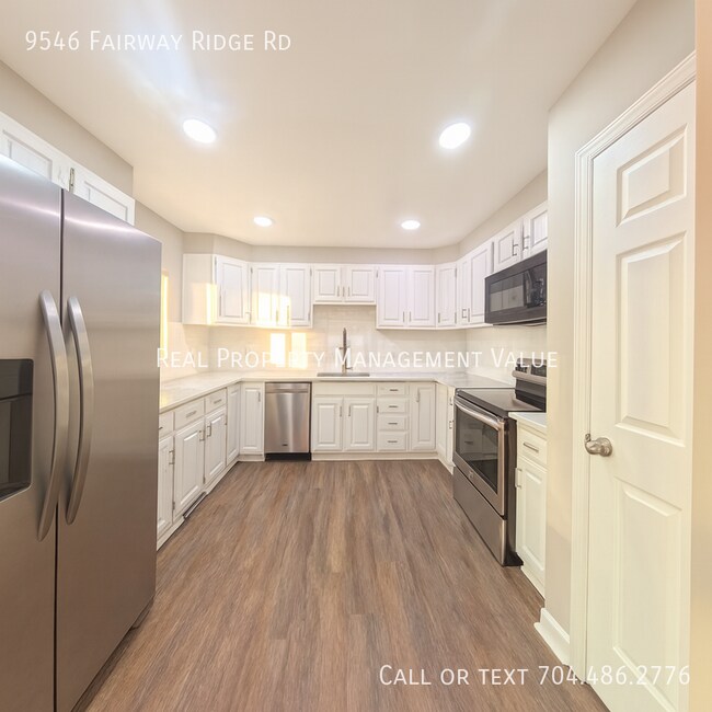 Building Photo - 9546 Fairway Ridge Rd