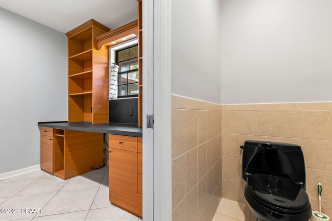 Building Photo - 16 Forest View Way