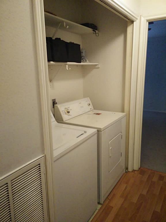 Building Photo - 1111 Peachford Ln