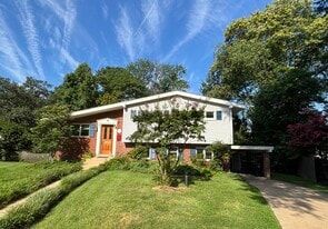 Building Photo - 4712 Surry Pl
