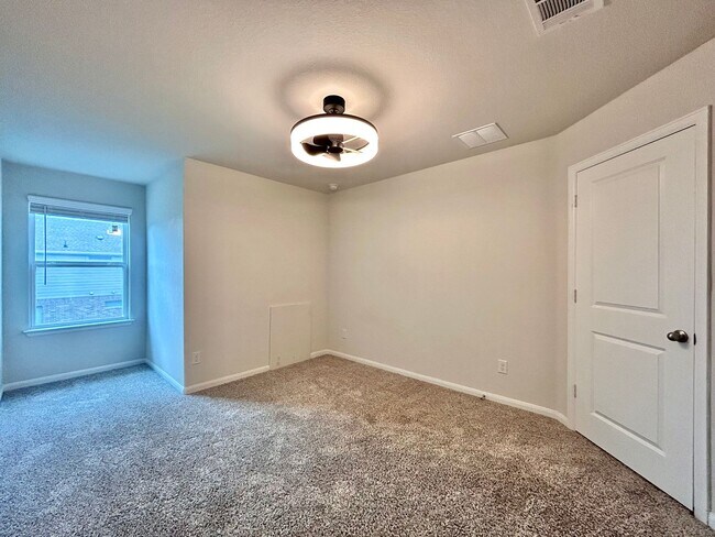 Building Photo - 208 Azalea Spgs Rd