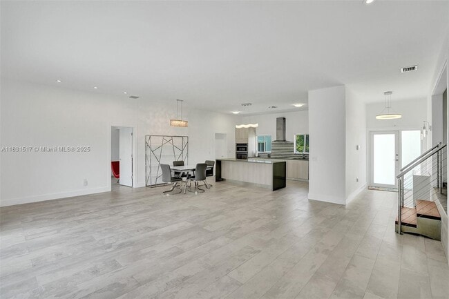Building Photo - 8540 SW 20th St