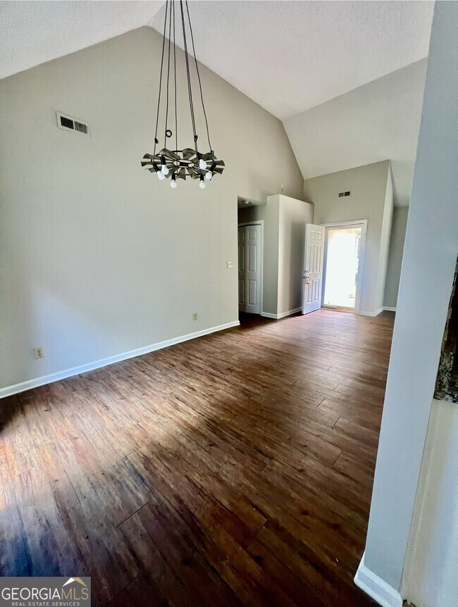 Building Photo - 160 Jeb Stuart Dr