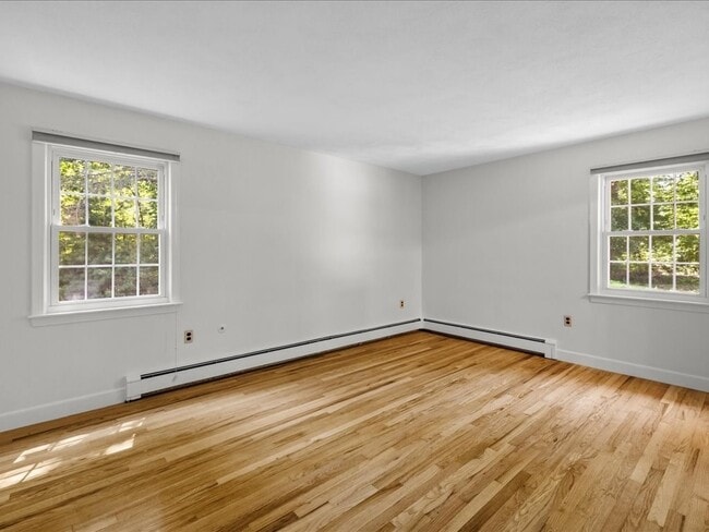 Building Photo - 15 Woodridge Rd