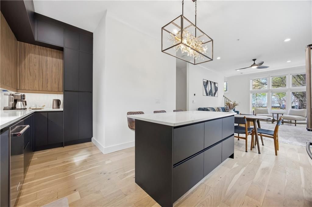 Building Photo - 436 Markham St SW