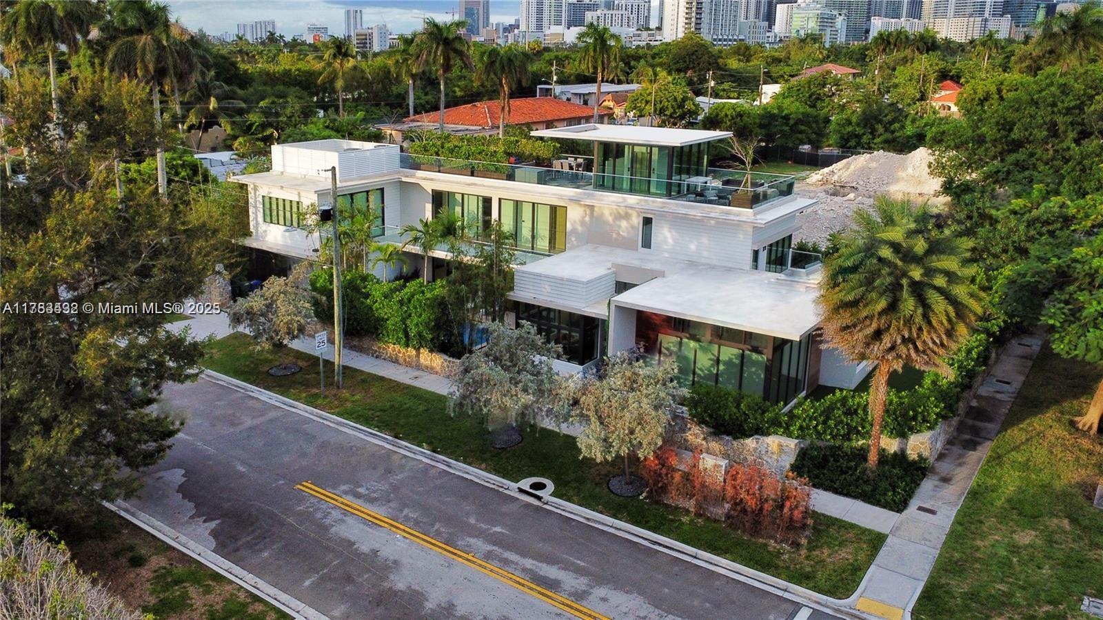 Building Photo - 2140 S Miami Ave