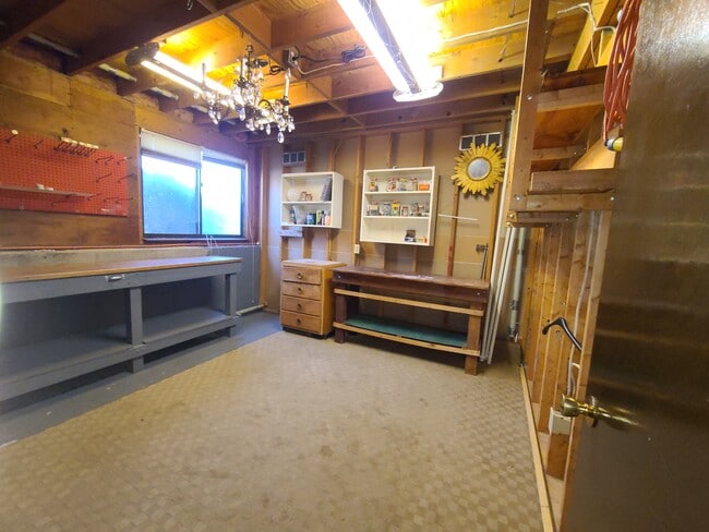 Building Photo - 15 Hoskins Rd
