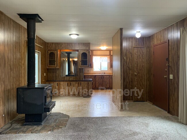 Building Photo - 4620 Redwood Ave