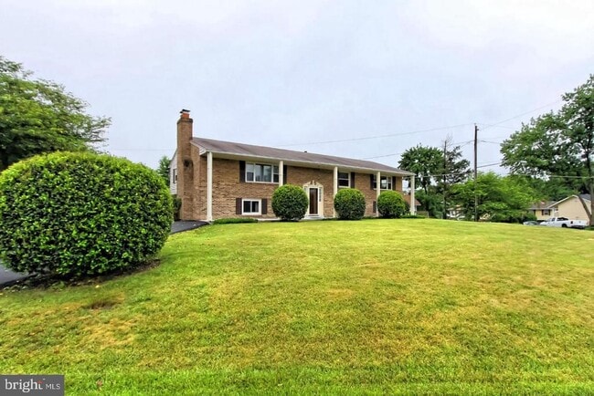 Building Photo - 6017 Walhaven Dr