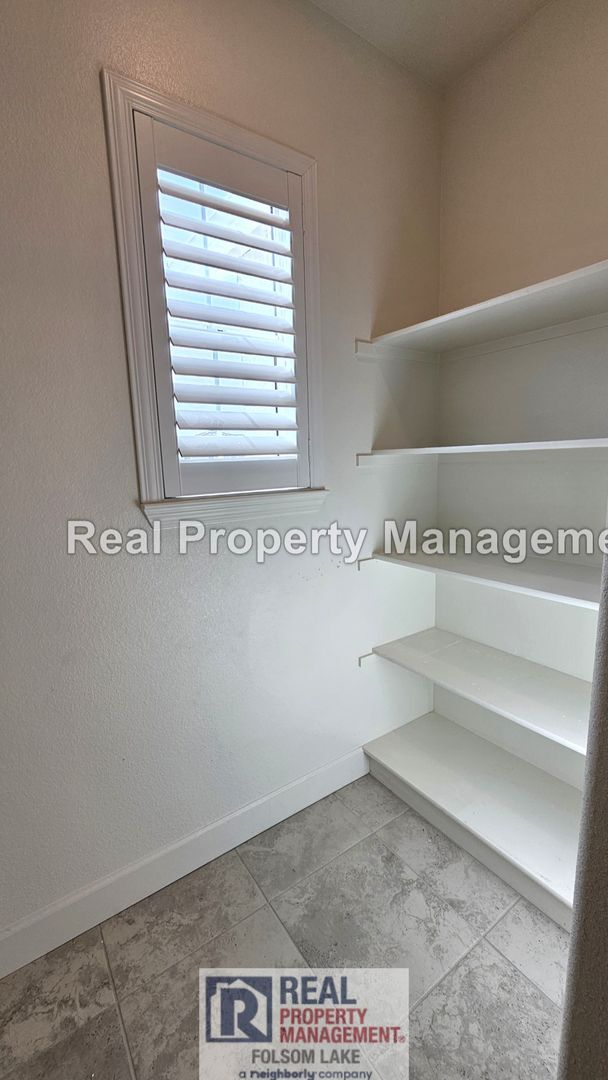 Building Photo - Upgraded 4 Bed + Loft | Solar | EV Charger | Outdoor Living | Folsom