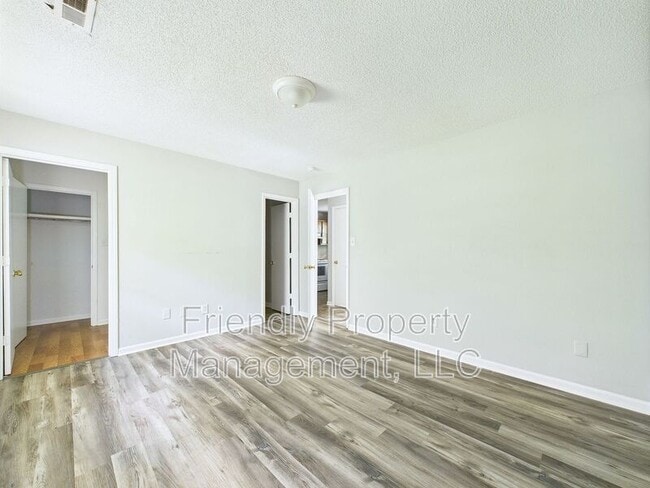Building Photo - 123 Bay Meadow Ct
