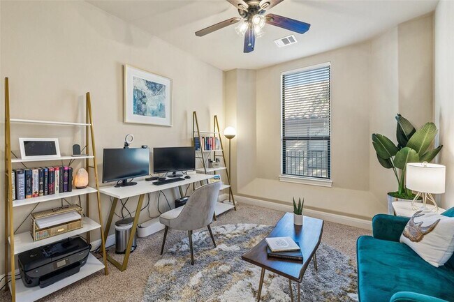 Building Photo - 2216 Gilia Dr