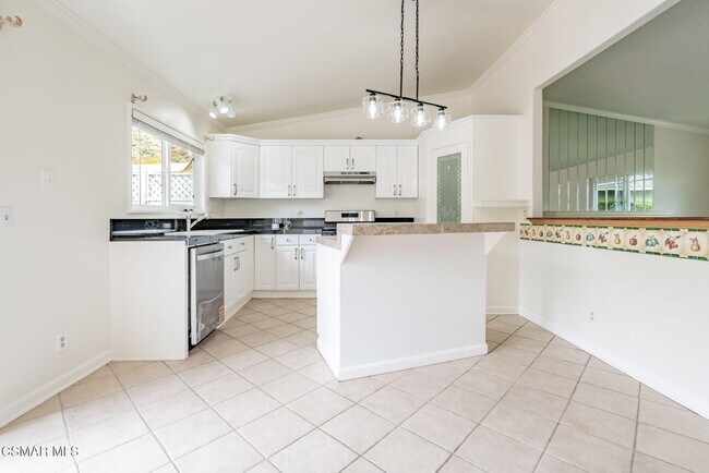 Building Photo - 6894 N Auburn Cir