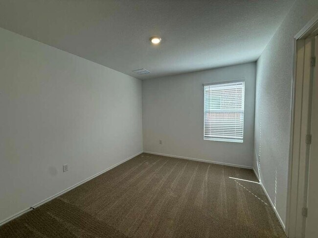 Building Photo - 223 Camargue Dr