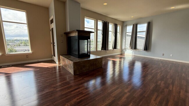 Building Photo - Beautiful Government Hill Home with Amazin...