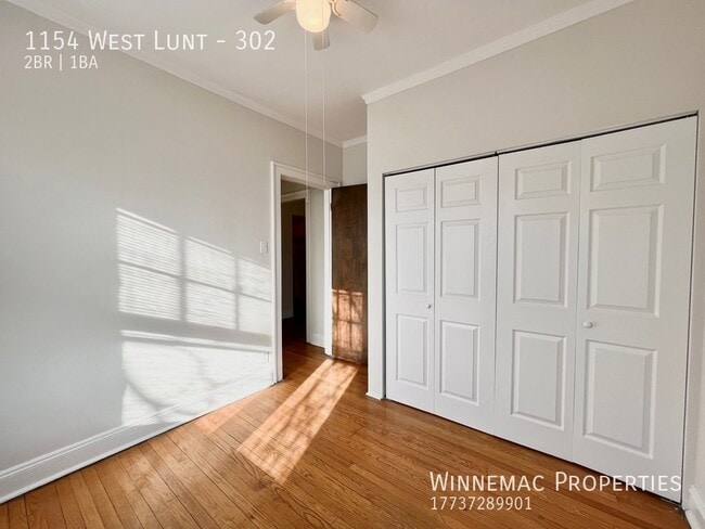 Building Photo - 1154 West Lunt-302