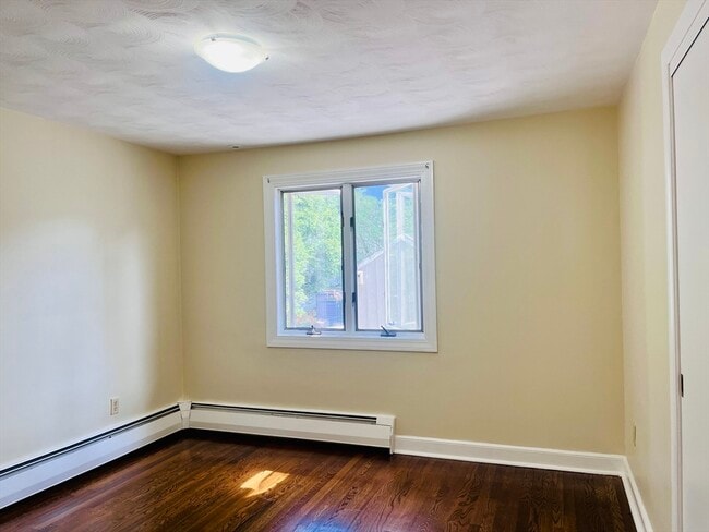 Building Photo - 181 Moss Hill Rd