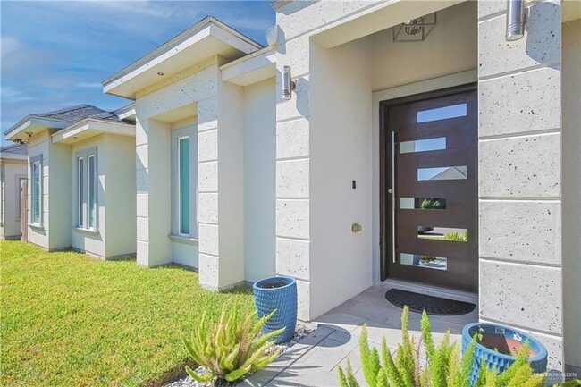 Building Photo - 34 South Dr