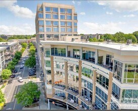 Building Photo - 1133 Metropolitan Ave