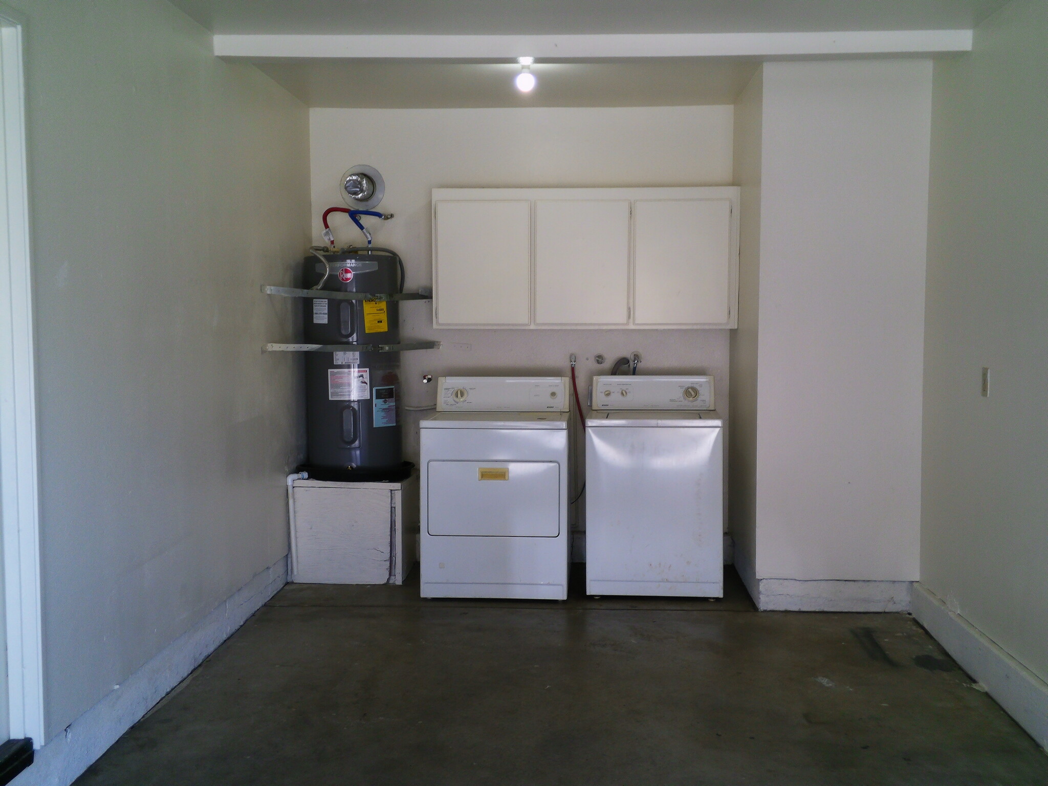 Laundry - 404 W Barton Ave