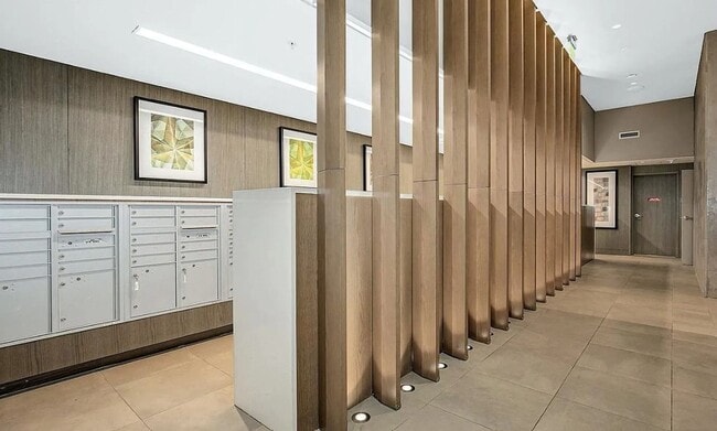 Building Photo - Newly Remodeled 1Bed/1 Bath Downtown Condo with Rooftop Deck & Luxury Amenities!