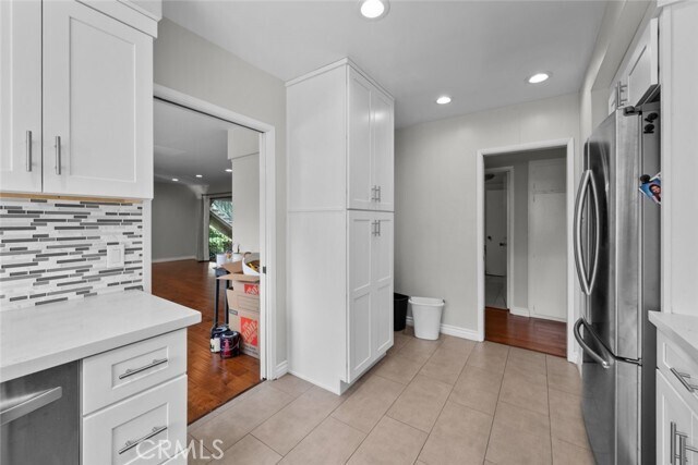 Building Photo - 1209 S Orange Grove Blvd
