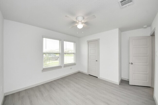 Building Photo - 7803 Golden Rubia Ln