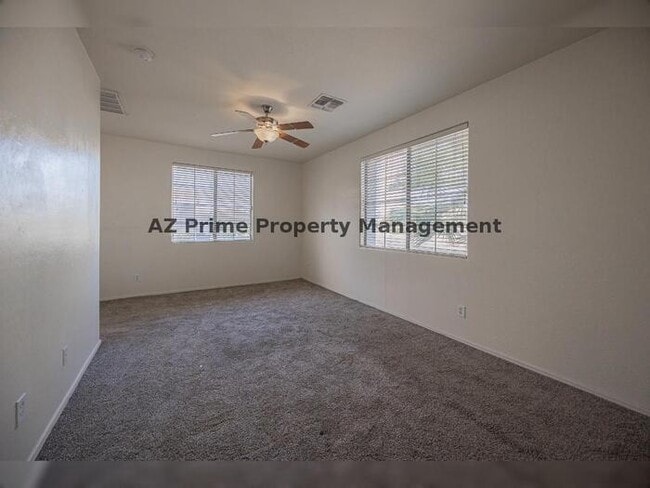 Building Photo - 123 W Elmwood Pl