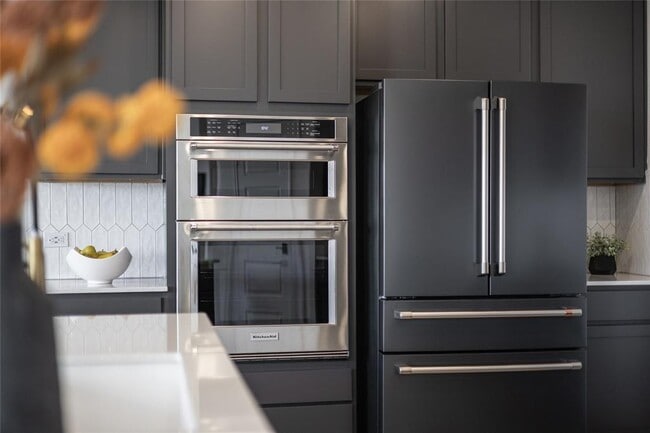 Building Photo - 1905 Red Berry Pass