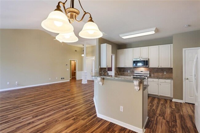 Building Photo - 1550 Argonne Ln