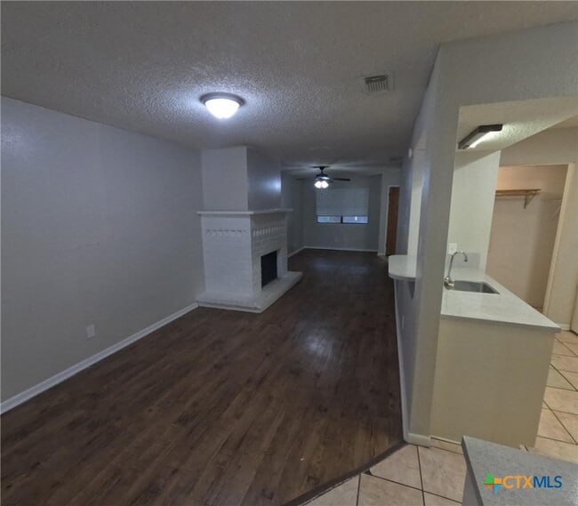Building Photo - 207 Palmwood Dr
