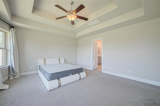 Building Photo - 6243 Garden Lakes Ln
