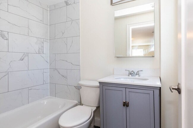 Building Photo - 77 Rock Glen Rd