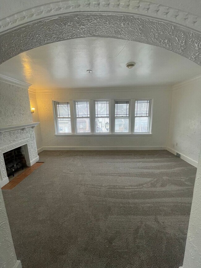 Interior Photo - 1921-1923 W Greenfield Ave. (5 Unit)