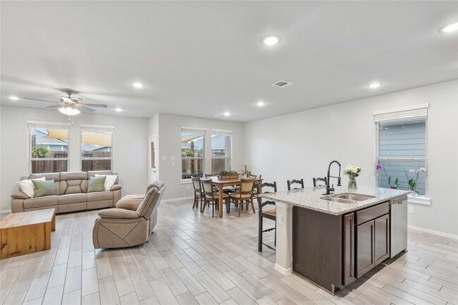 Building Photo - 24714 Crimson Pine Dr