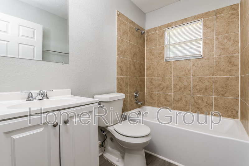 Building Photo - 701 Caracara Ct