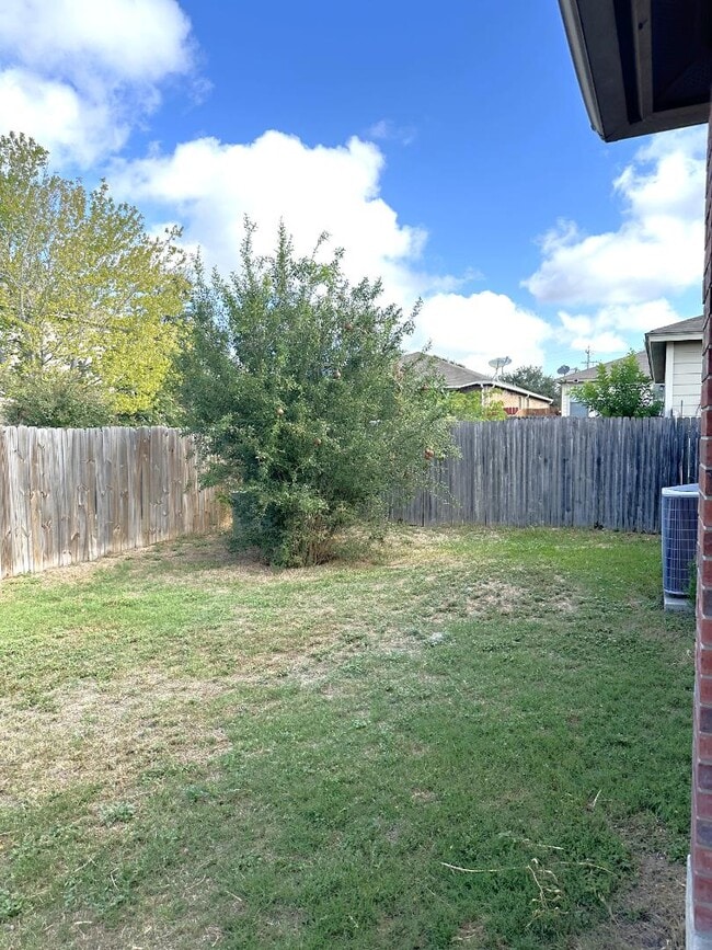 Building Photo - 7727 Barhill Post