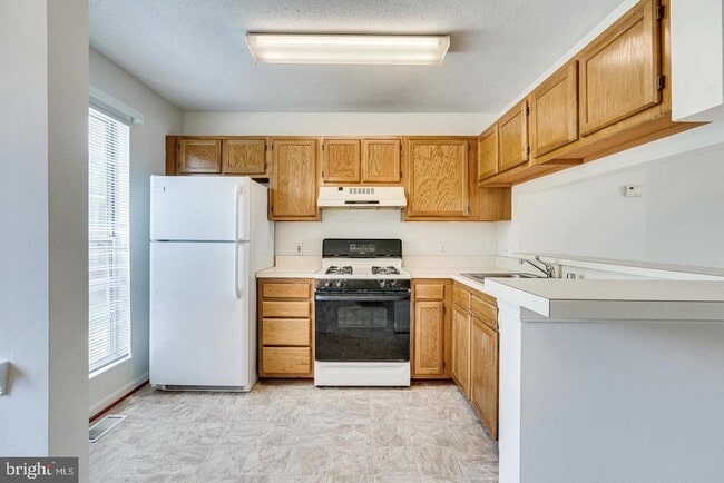Building Photo - 6628 High Valley Ln