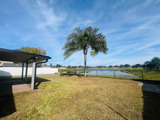 Building Photo - Orlando - Beautiful 3 Bedroom 2 Bathroom Home with Waterview!