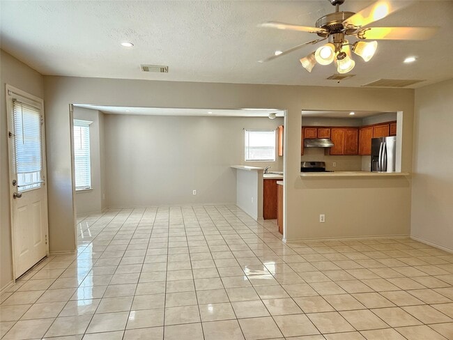 Building Photo - 9119 Regents Cove Ct