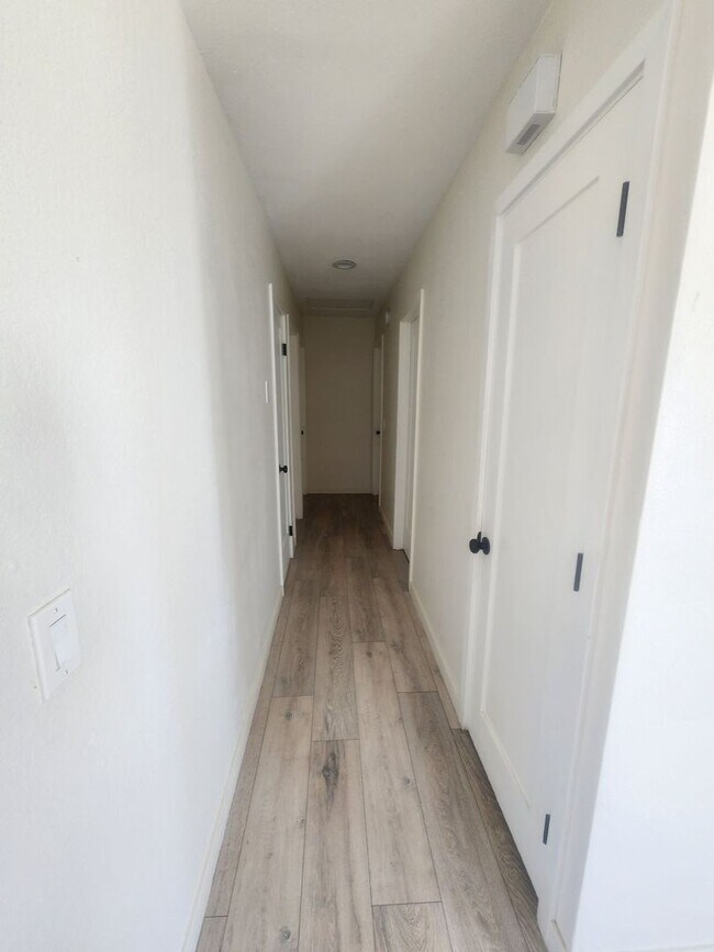 Building Photo - 74052 Pinon Dr
