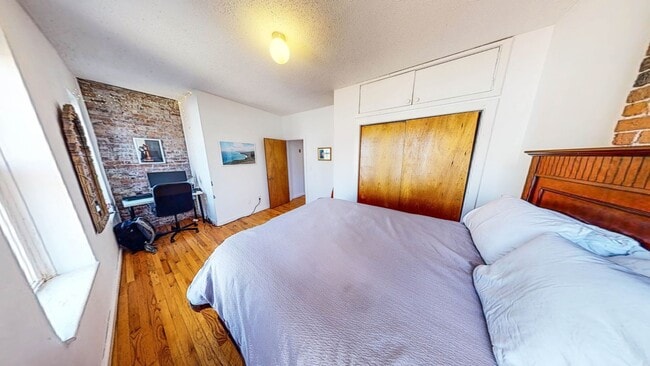 Building Photo - Architect-Designed 1BR in East Rock | Exposed Brick | Steps to Yale SOM