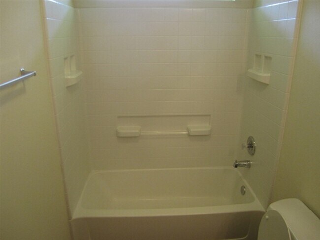 Building Photo - 2402 Hiacintas Way