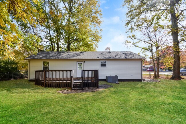 Building Photo - 346 Woodale Dr
