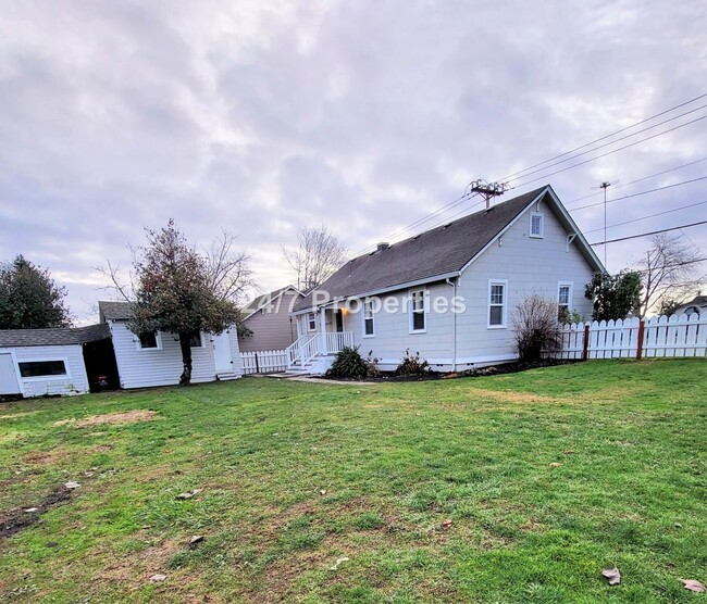 Building Photo - Beautiful 3BD Home  - West Linn!