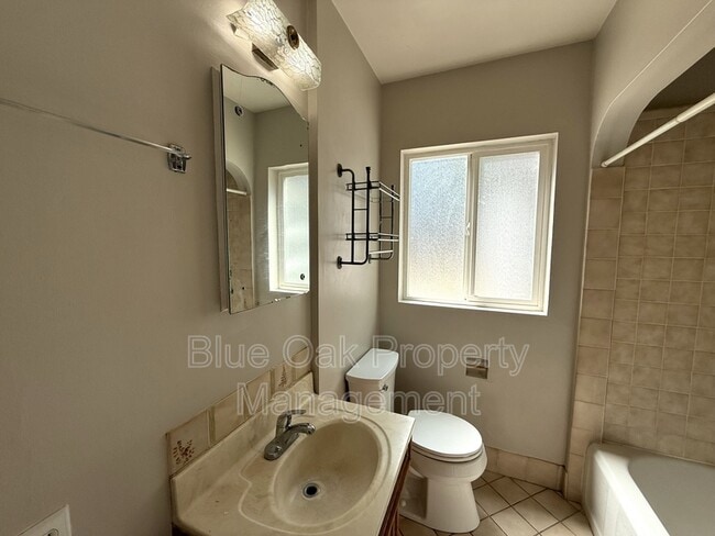 Building Photo - 191 E Washington Ave