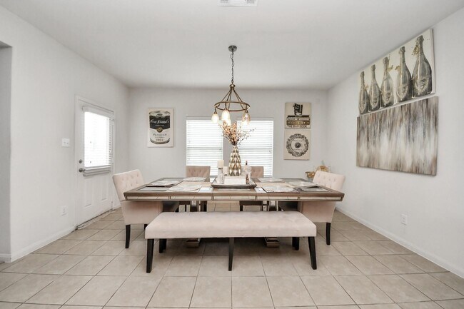 Building Photo - 9423 Grand Spark Dr