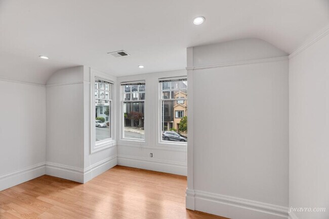 Building Photo - 2947 Bush St