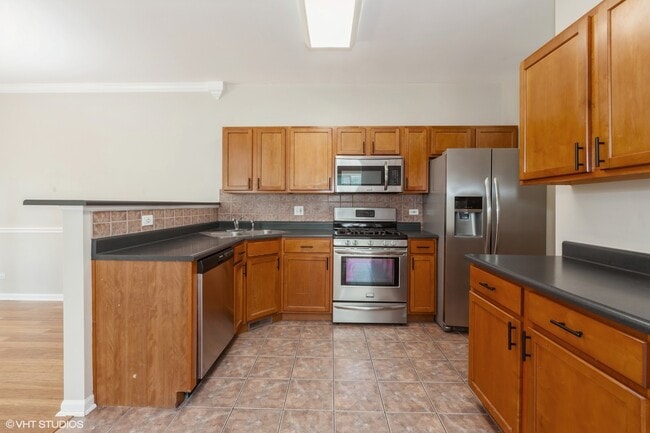 Building Photo - 2215 Stoughton Dr