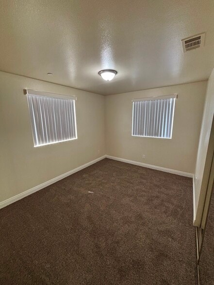 Building Photo - 157 W 89th St